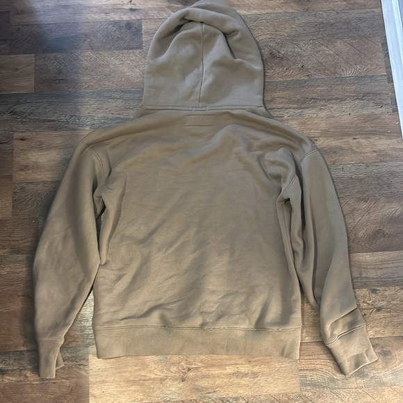 OPEN TO OFFERS!! Brand new Abercrombie and fitch sweatshirt. never got to wear. - Picture 2 of 4